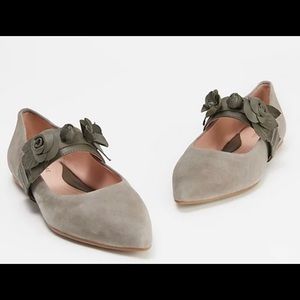 Taryn Rose suede flats
